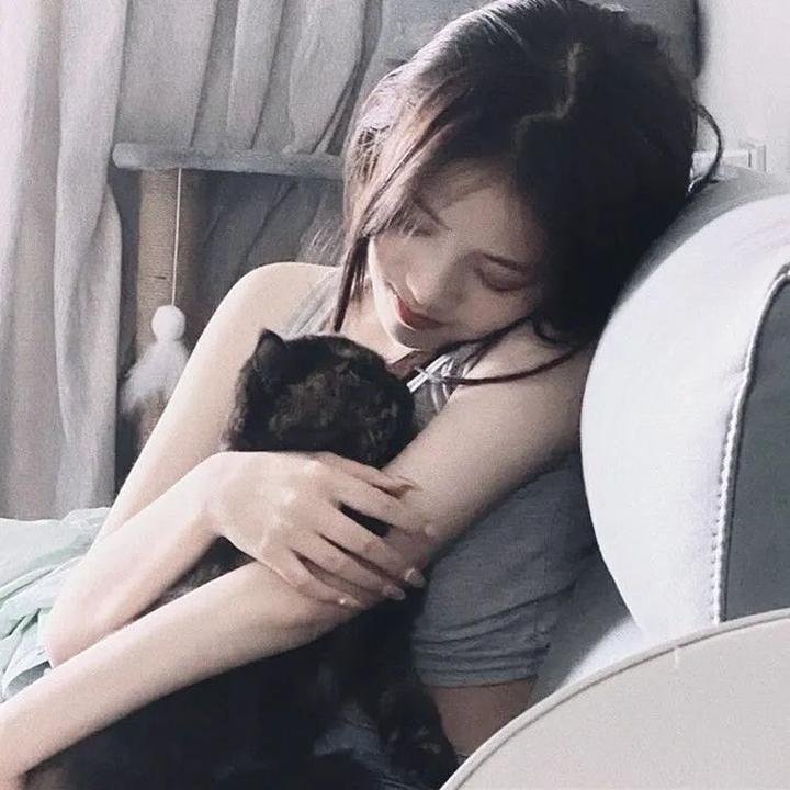 周迅然 明星照片